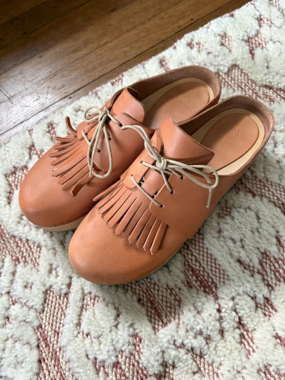 Bryr Clogs - size 39 - Picture 1 of 2